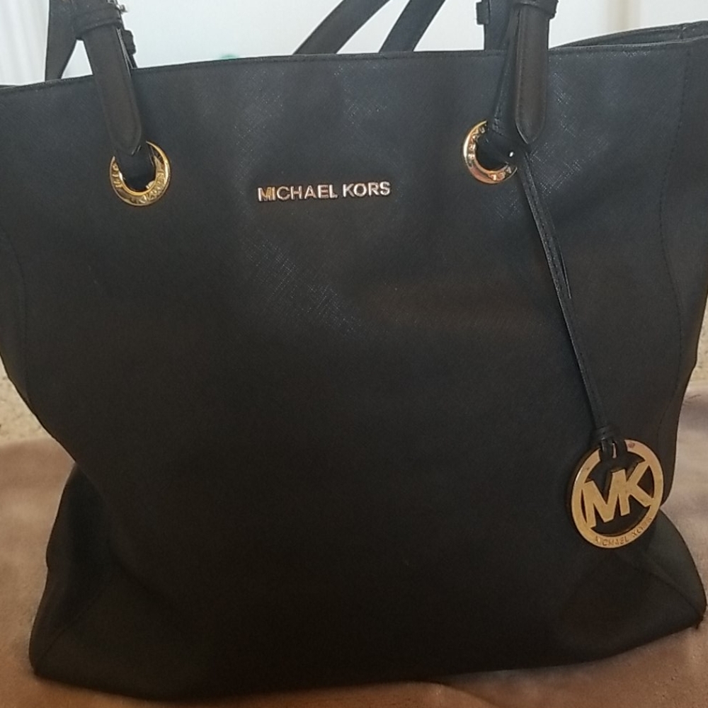 Michael Kors Jet Set Travel Saffiano Tote Bag